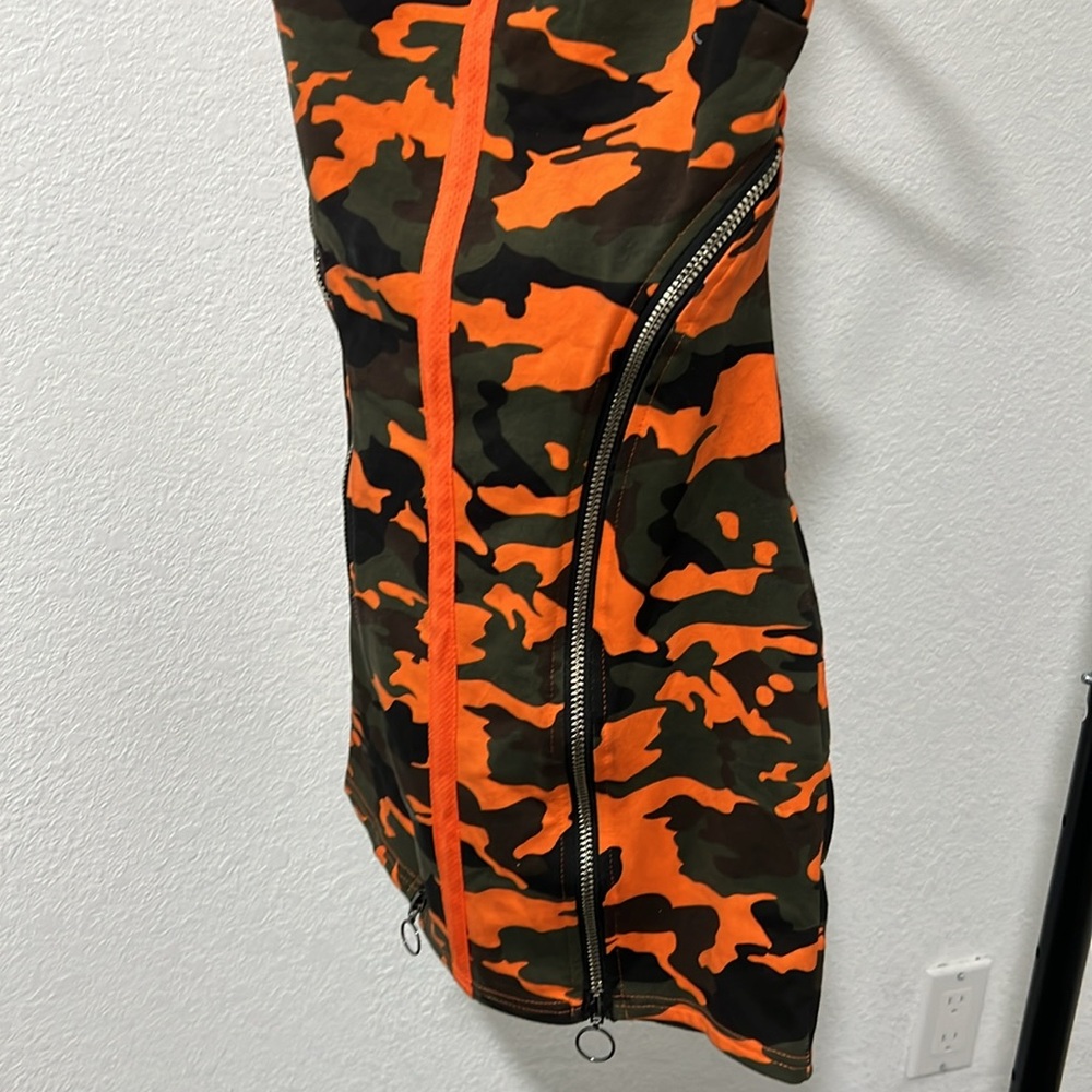 Dress - Picture 8 of 9